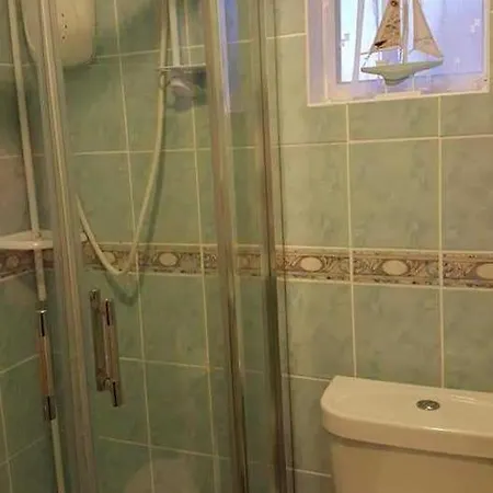 20 The Manor, Penstowe Holiday Park, Bude בקתה *